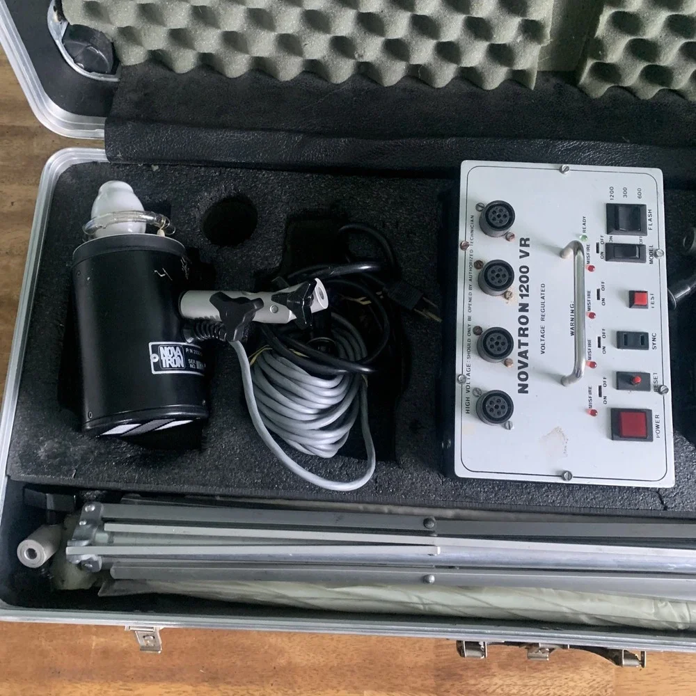 Novatron 1200 VR 4-Head Flash Strobe Light Kit - 3 Lights,  Stands, READ TESTED